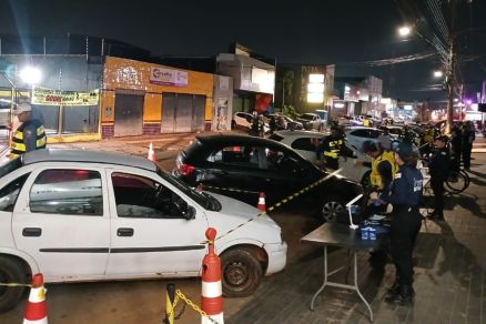 A blitz foi realizada na avenida Carmindo Campos, no bairro Grande Terceiro