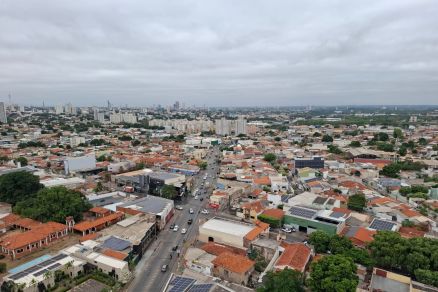 Cu amanheceu nublado em Cuiab nesta tera-feira (7) e calor ser de 31C