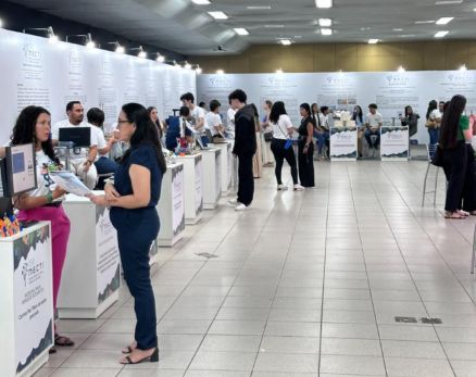 Ao todo, esto previstas apresentaes de 90 trabalhos cientficos, cerca de dez palestras, trs mesas-redondas e quatro exposies
