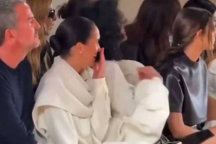 Meghan Markle ri de modelo que tropeou