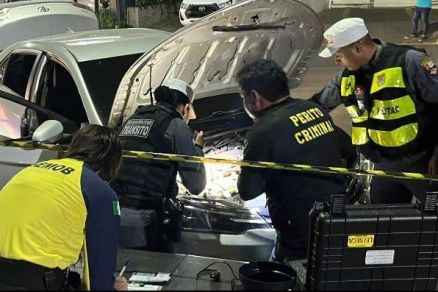 Equipe da Politec realiza percia veicular 