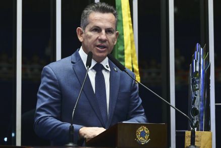O governador Mauro Mendes, que esteve no Senado Federal