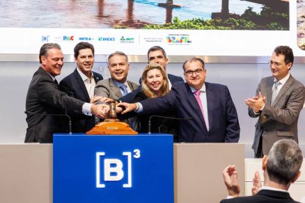 O ministro da Agricultura Carlos Fvaro, e outros, durante Cerimnia de batida de martelo no leilo da Rota Agro 