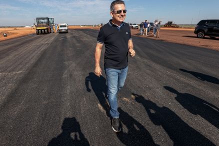 Governador durante vistoria em obras da pista do Parque
