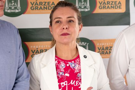 A prefeita de Vrzea Grande, Flvia Moretti, que assinou o decreto de calamidade no municpio