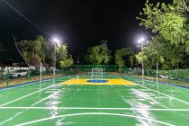 Prefeitura de Cuiab e moradores reformam quadra no bairro Coophema