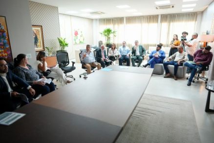 Conselheiro Guilherme Antonio Maluf em reunio para viabilizar recursos para ILPIs