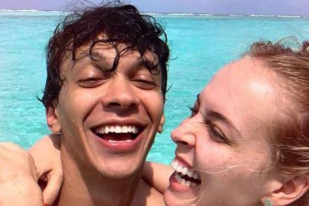 Jlio Cocielo e Tata Estaniecki em foto no Instagram do youtuber