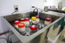 Bancos de Leite de MT distribuem 1.587 litros para recm-nascidos em 2025