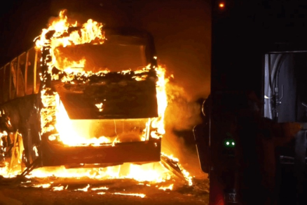nibus em chamas na rodovia MT-270 em Rondonpolis 