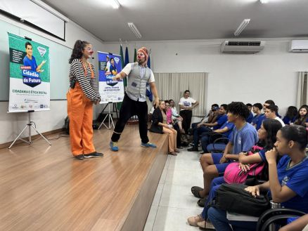 Teatro na EE Andr Avelino sobre integridade, transparncia e participao social 