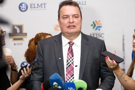 O presidente da Assembleia Legislativa, Max Russi, que anunciou um pacote aos servidores pblicos