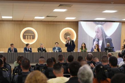 Abertura do Seminrio de Polticas Pblicas de Enfrentamento  Violncia Contra Crianas e Adolescentes.
