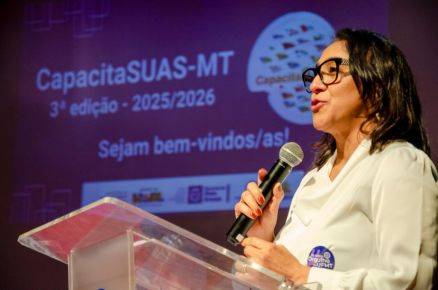 O evento de abertura contou com a Conferncia Educao permanente, financiamento e participao: pilares para a consolidao do SUAS