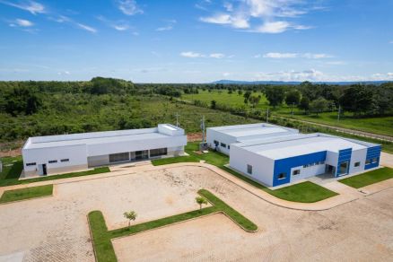 A ZPE de Cceres  uma rea industrial de livre comrcio destinada  instalao de empresas exportadora