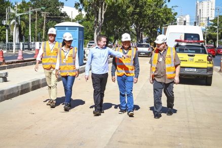 O presidente do TCE, Srgio Ricardo, vistoriando obras do BRT em Cuiab