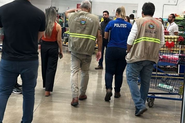 Polcia d batida em supermercados aps intoxicaes 