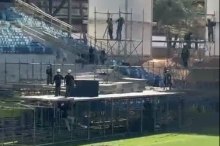 Palco para show sendo montado na Arena Pantanal