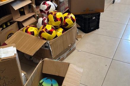 Alm dos brinquedos, na casa de um dos alvos foram encontradas cestas bsicas