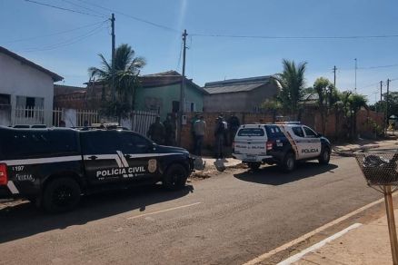 A Polcia Civil e a Polcia Militar deflagraram a operao na manh deste sbado 