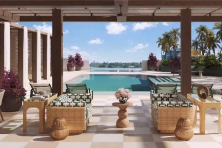 Piscina do empreendimento comprado por Deborah Secco em Miami -