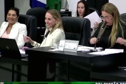 A vereadora Katiuscia Mantelli, que mostrou dedo do meio a Ilde Taques durante sesso na Cmara