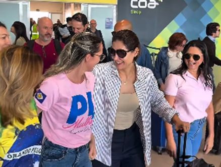 Ex-primeira-dama Michelle Bolsonaro desembarcou em Sinop nesta sexta