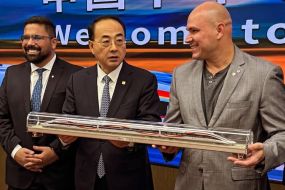 Abilio se rene com gigante chinesa que constri bonde