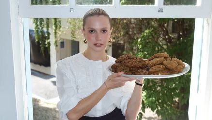 Isa Scherer  criticada aps valor de vaga de auxiliar de cozinha em sua empresa