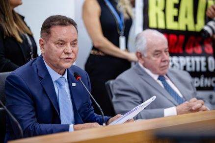 Foto mostra o deputado estadual Eduardo Botelho e o presidente do TJMT, Jos Zuquim