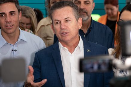 O governador Mauro Mendes, que falou sobre o projeto na posse de diretoria do setor turstico