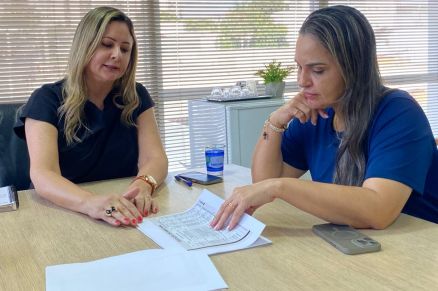 Prefeita em exerccio de Cuiab, coronel Vnia Rosa, e secretria Danielle Carmona