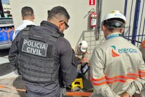 Polcia prende 13 por gatos em manses, postos e hamburgueria