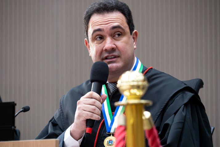 Almeida no v o Judicirio em descrdito: 