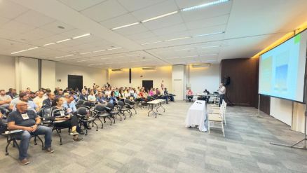 Palestra de abertura foi ministrada pelo representante do Mapa, rico Tadashi, que abordou sobre o panorama nacional dos programas fitossanitrios federais