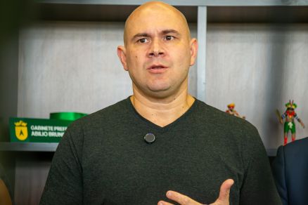 O prefeito Abilio Brunini diz que uma das solues para o trnsito  aumentar conexes entre origem e destino