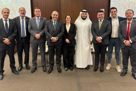 Agenda inclui encontros com investidores e conglomerados logsticos em Dubai e Abu Dhabi