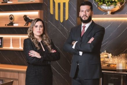 O casal Wagner e Melissa Vasconcelos de Moraes, scios da Frana & Moraes Sociedade de Advogados