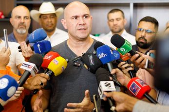 Abilio admite ir contra pauta da direita, mas seguir o corao