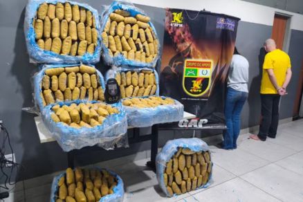 210 tabletes de entorpecentes foram localizados e apreendidos