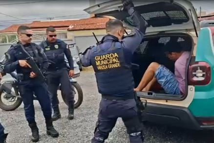 Motorista estava com mandado de priso em aberto por homicdio 