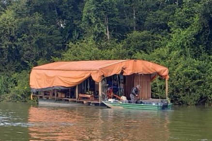 Balsa interceptada pela Polcia