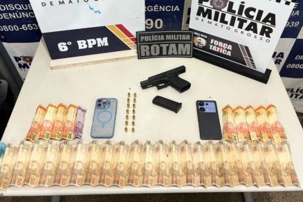 Alm da arma e das munies, foram apreendidos R$ 5 mil em dinheiro