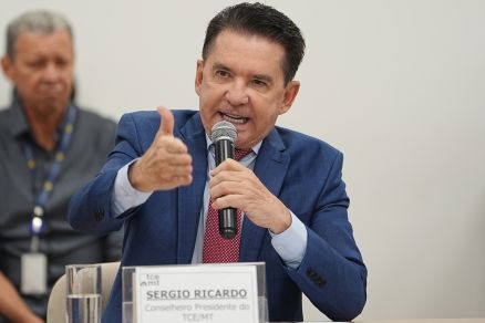 O presidente do TCE-MT, conselheiro Srgio Ricardo, que props e presidiu a Mesa Tcnica