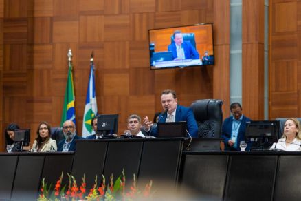 A solenidade reuniu autoridades, representantes de segmentos homenageados, familiares e convidados