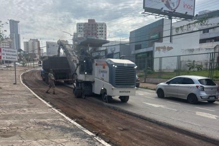 Asfaltos das avenidas Prainha e XV de Novembro esto sendo recuperados nas obras de implantao de corredores de transporte 