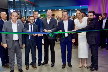 O governador Mauro Mendes e outras autoridades durante a abertura da Expominrio 2025