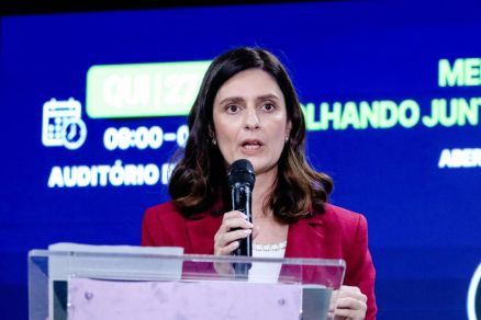 Larissa destacou que o setor da minerao precisa encarar o tema da retirada do mercrio na produo mineral 