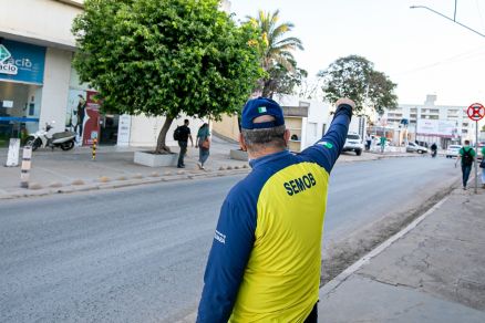 Agente da Semob em rua que passaria por interdio 