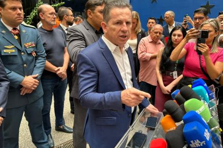 O governador Mauro Mendes, em coletiva  imprensa nesta segunda-feira